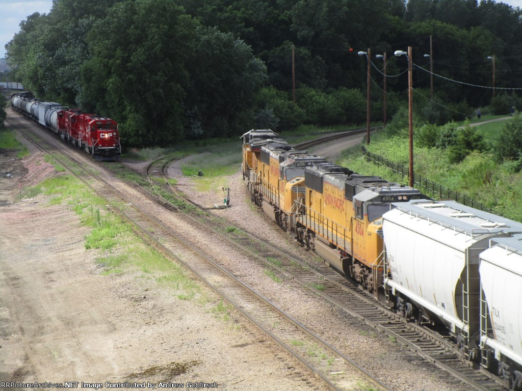 UP 4356, 4504, CP 2223, 2222, 6262, TILX 334419 + 334435